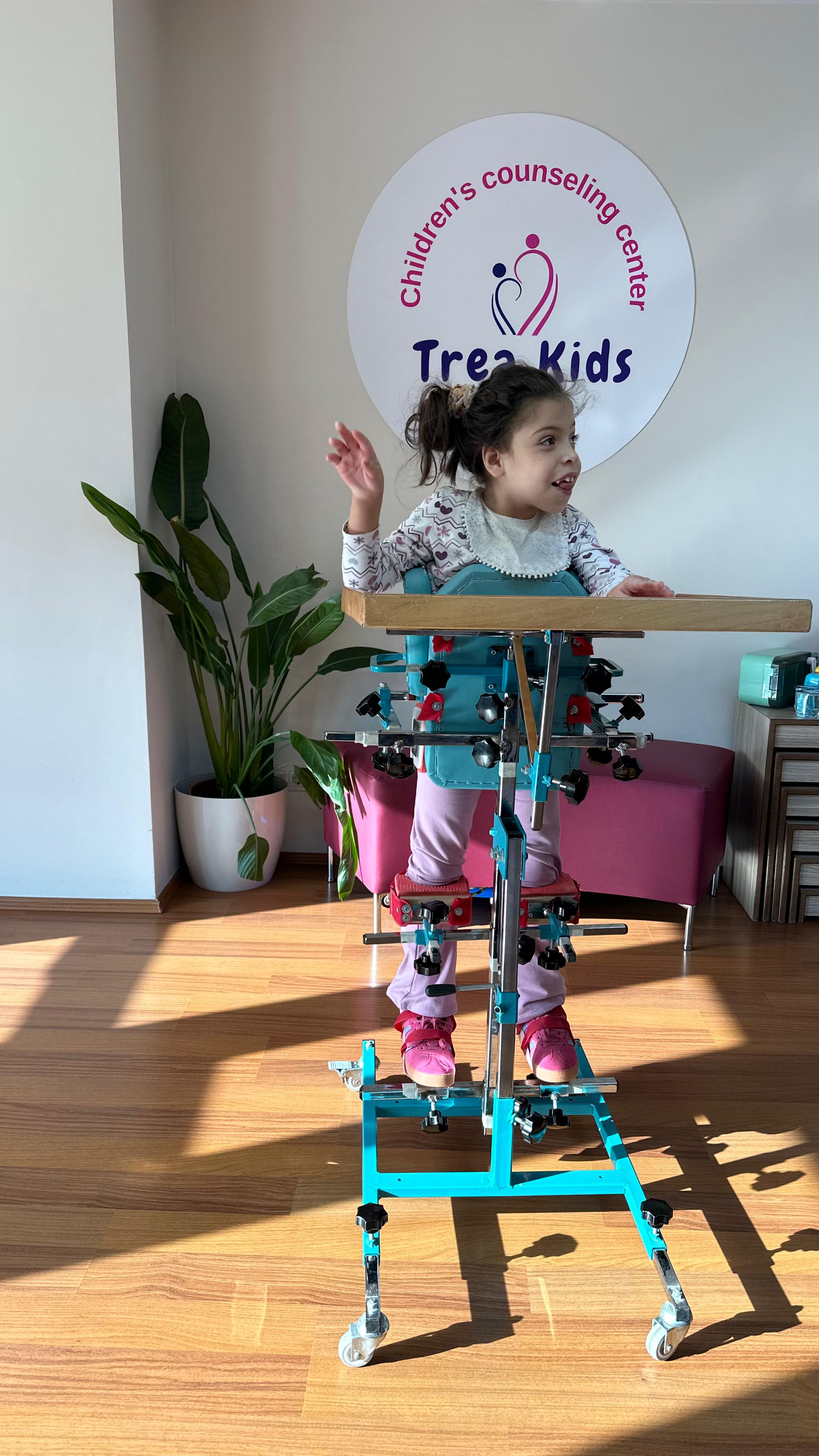 Ayakta Durma Sehpası - Pediatrik Rehabilitasyon ve Postür Gelişimi